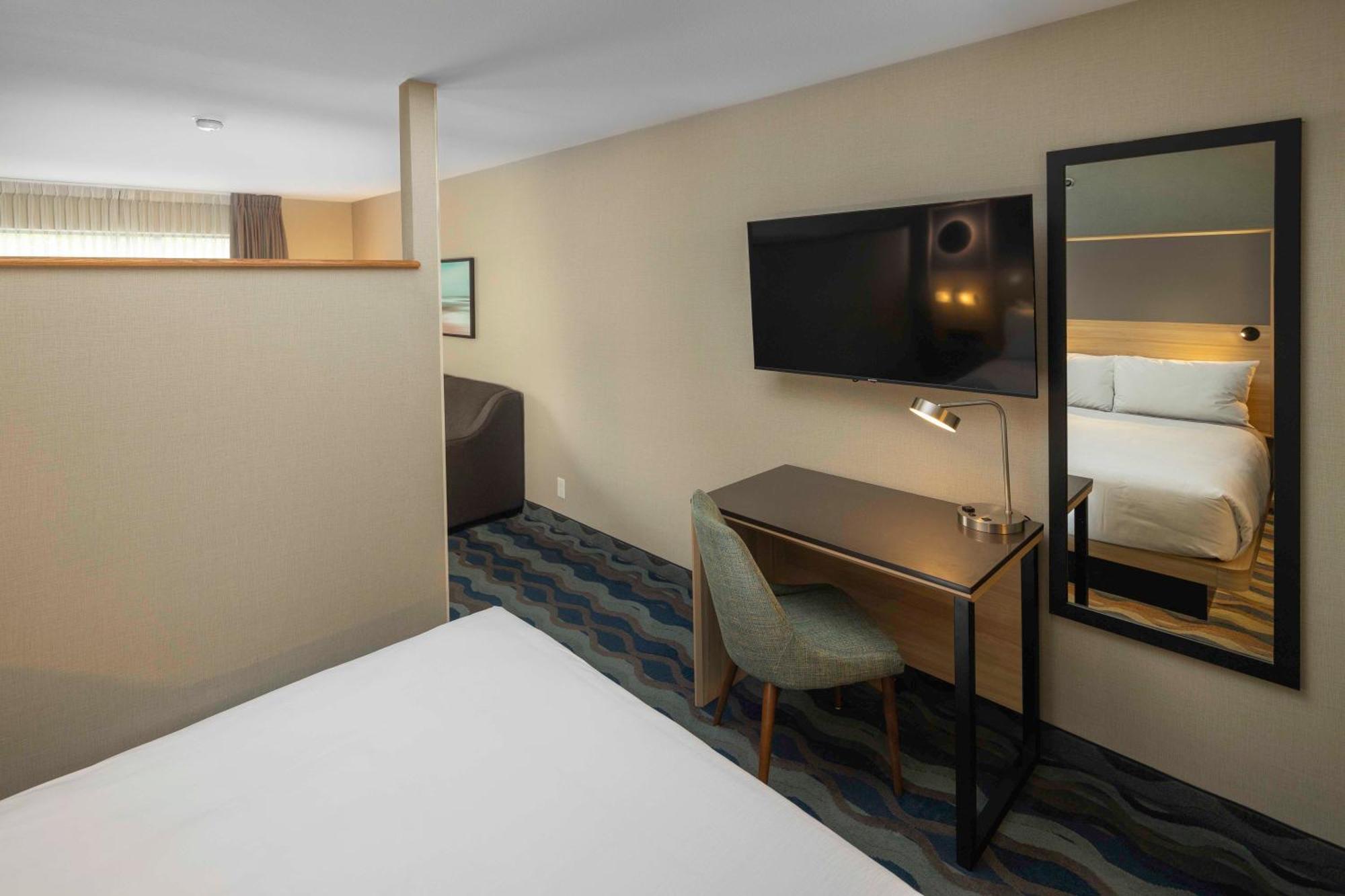 Accent Inns Burnaby Exterior photo