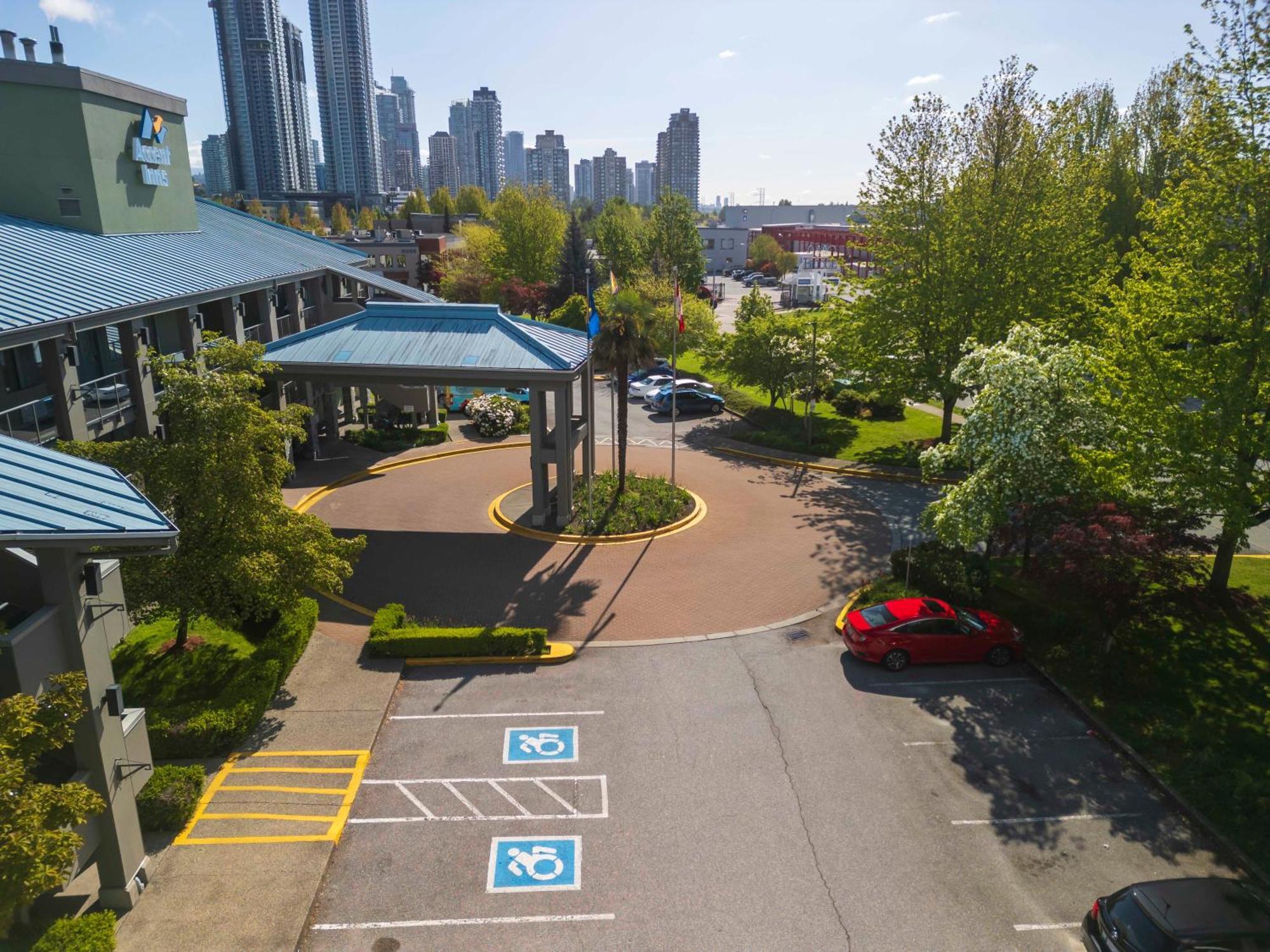 Accent Inns Burnaby Exterior photo